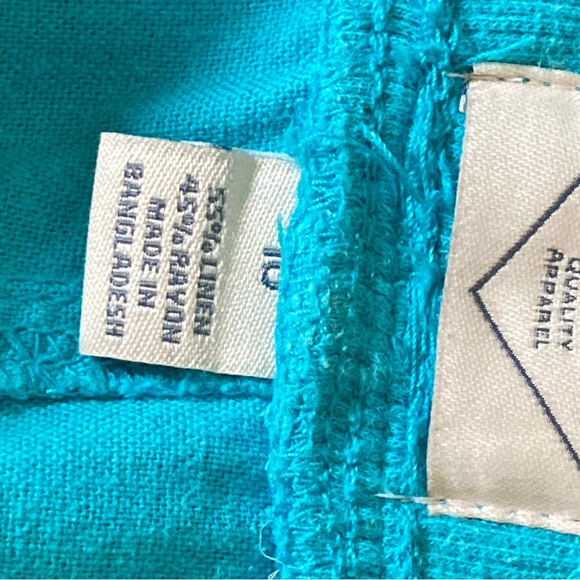 Woman’s Blouse - Picture 2 of 7